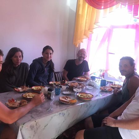 Guesthouse Bermet Tong Esterno foto
