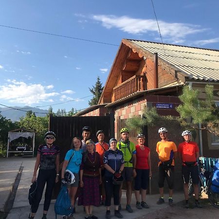 Guesthouse Bermet Tong Esterno foto