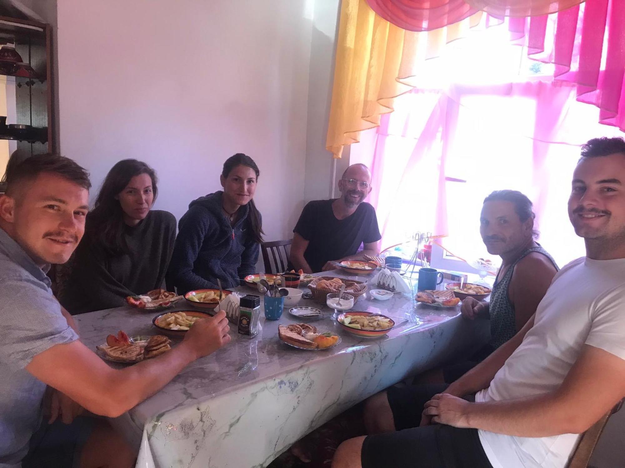 Guesthouse Bermet Tong Esterno foto