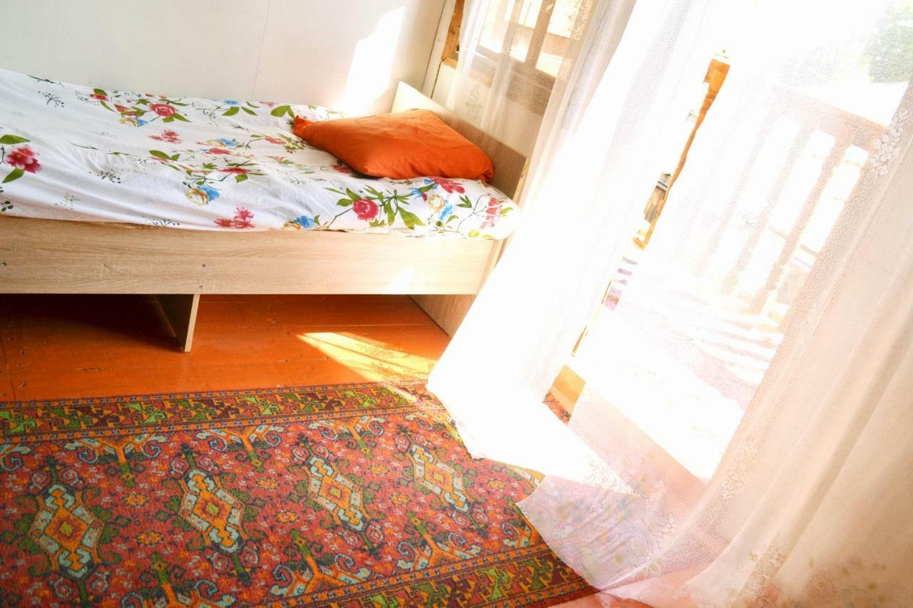 Guesthouse Bermet Tong Esterno foto