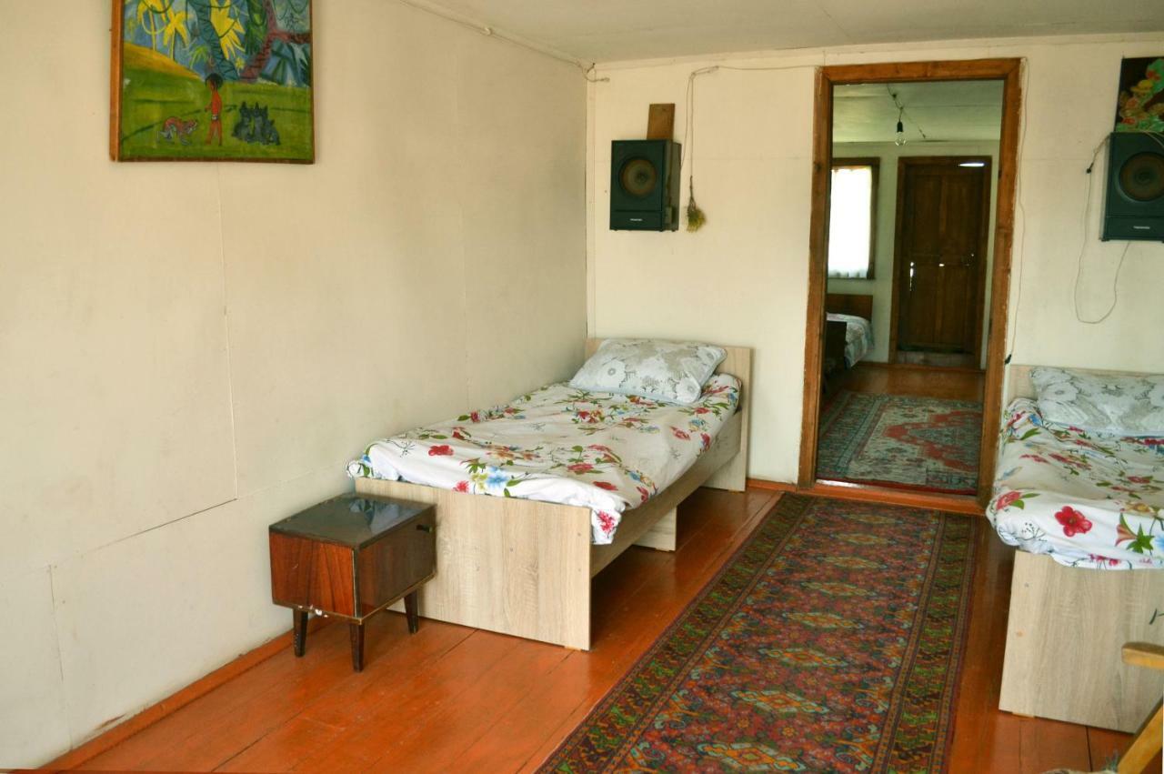 Guesthouse Bermet Tong Esterno foto