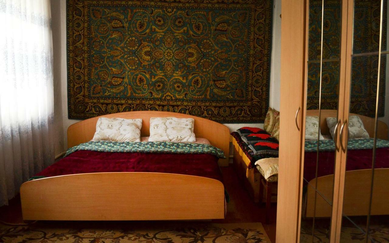 Guesthouse Bermet Tong Esterno foto