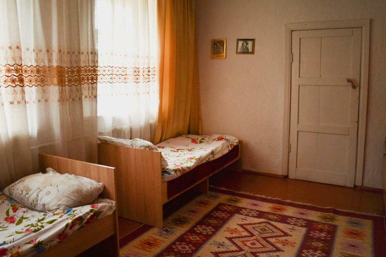 Guesthouse Bermet Tong Esterno foto